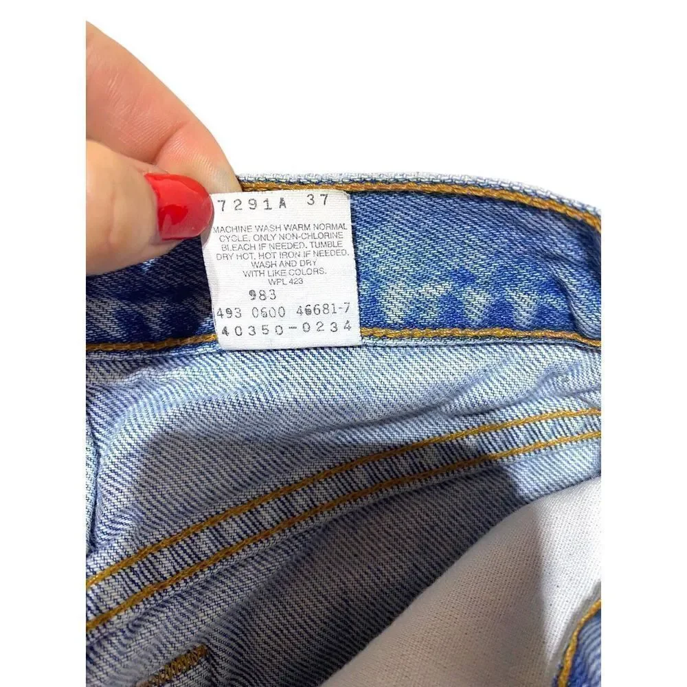 vintage Levi’s 550 relaxed fit regular kid sz 9  W‎ 24” L 22” Batwing